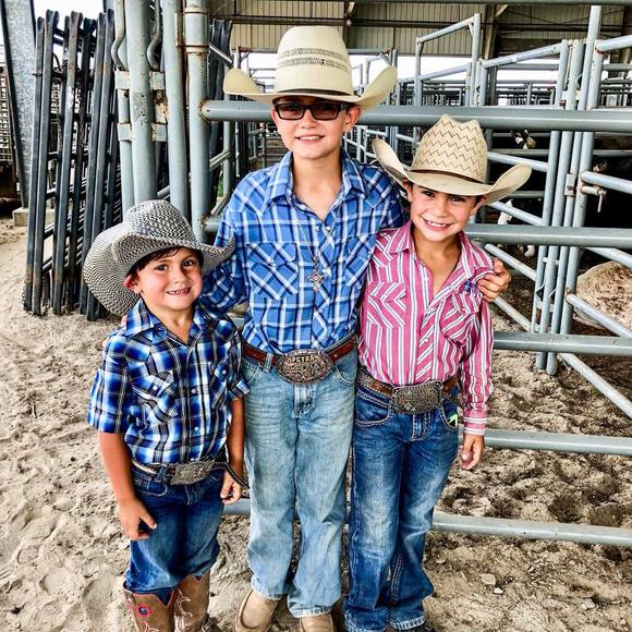 Meet your Posher, Danielle - Picture 1 of 1